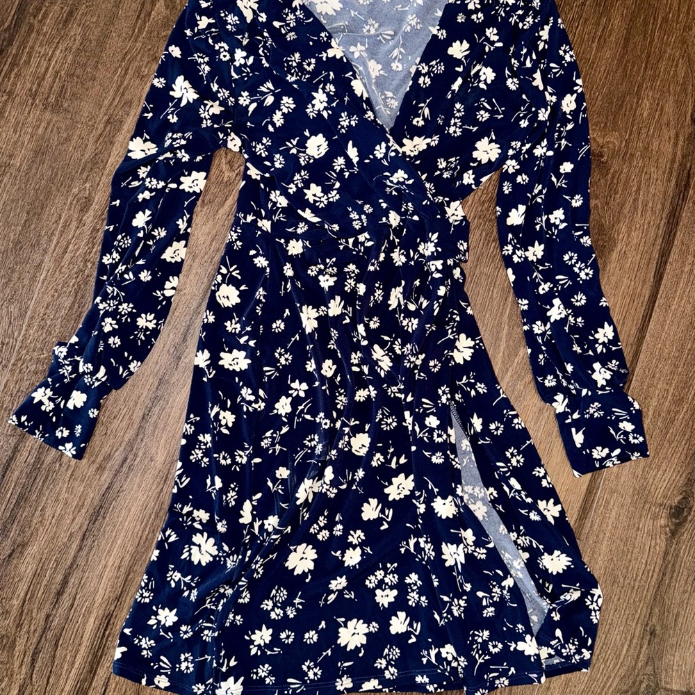 Kaileigh Navy Floral Long Sleeve Dress